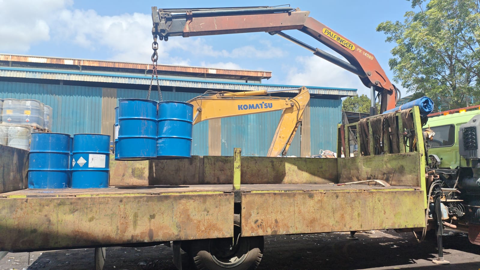 Armada Pengangkut Limbah B3